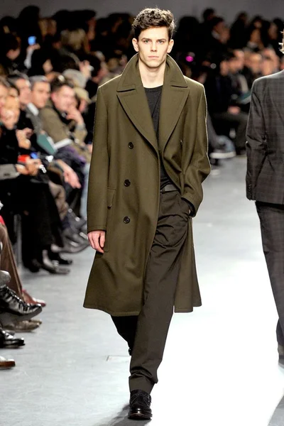 Look 19